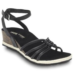 Vionic with WEIL Orthotics Serenity Wedge Slide